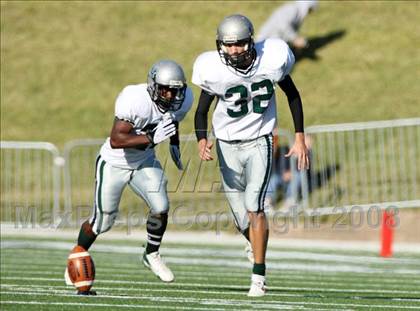 Thumbnail 2 in Hightower vs. Pearland (Texas 5A D1 Quarterfinal) photogallery.