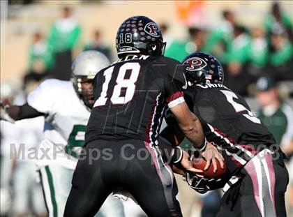 Thumbnail 3 in Hightower vs. Pearland (Texas 5A D1 Quarterfinal) photogallery.