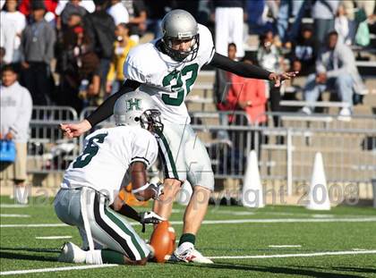 Thumbnail 3 in Hightower vs. Pearland (Texas 5A D1 Quarterfinal) photogallery.