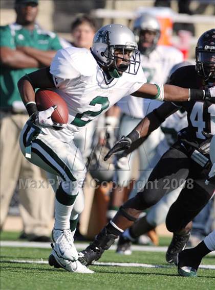 Thumbnail 3 in Hightower vs. Pearland (Texas 5A D1 Quarterfinal) photogallery.