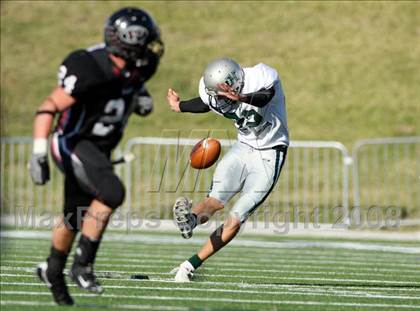 Thumbnail 3 in Hightower vs. Pearland (Texas 5A D1 Quarterfinal) photogallery.