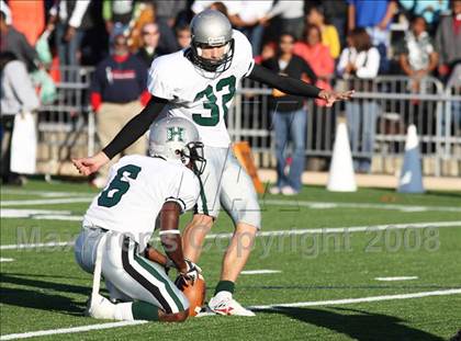 Thumbnail 3 in Hightower vs. Pearland (Texas 5A D1 Quarterfinal) photogallery.