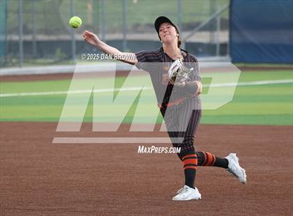 Thumbnail 1 in Sachse vs Rockwall (UIL 6A D1 Bi-District) photogallery.