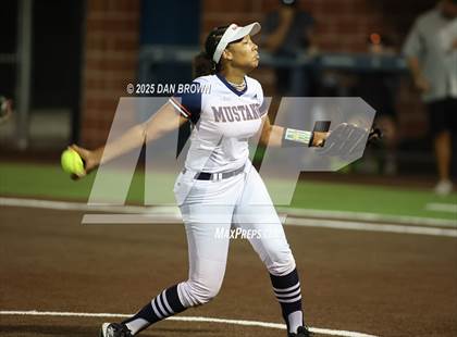 Thumbnail 3 in Sachse vs Rockwall (UIL 6A D1 Bi-District) photogallery.