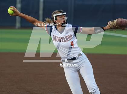 Thumbnail 3 in Sachse vs Rockwall (UIL 6A D1 Bi-District) photogallery.