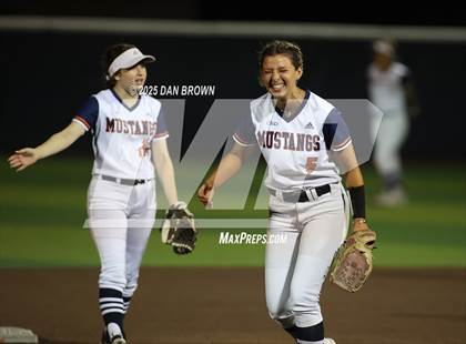 Thumbnail 3 in Sachse vs Rockwall (UIL 6A D1 Bi-District) photogallery.
