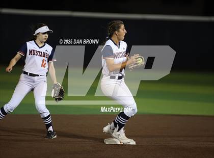 Thumbnail 3 in Sachse vs Rockwall (UIL 6A D1 Bi-District) photogallery.