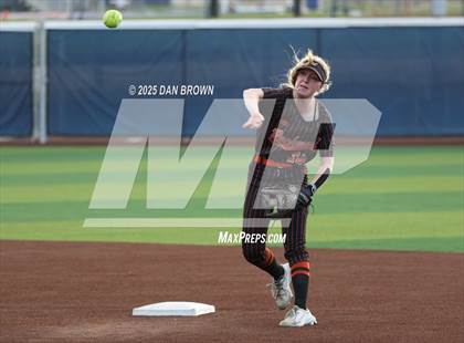 Thumbnail 3 in Sachse vs Rockwall (UIL 6A D1 Bi-District) photogallery.