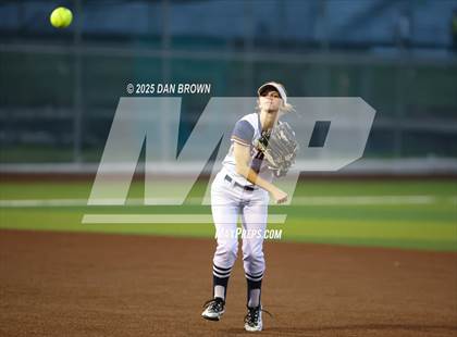 Thumbnail 3 in Sachse vs Rockwall (UIL 6A D1 Bi-District) photogallery.