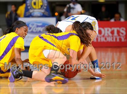 Thumbnail 3 in JW North vs. Lynwood (CIF SS D2AA Final) photogallery.