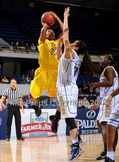 Thumbnail 1 in JW North vs. Lynwood (CIF SS D2AA Final) photogallery.