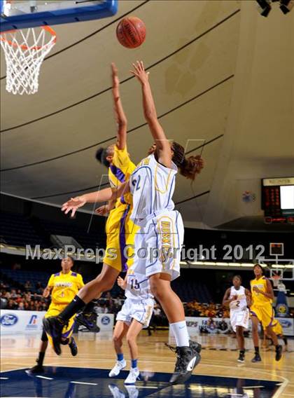 Thumbnail 3 in JW North vs. Lynwood (CIF SS D2AA Final) photogallery.