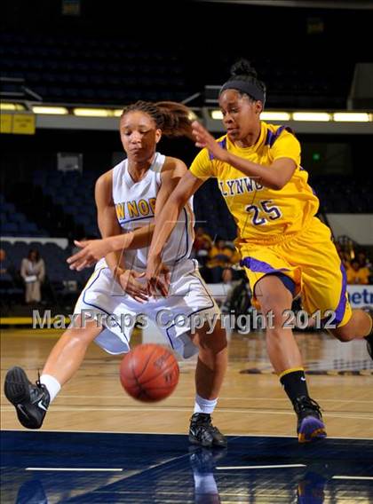 Thumbnail 3 in JW North vs. Lynwood (CIF SS D2AA Final) photogallery.