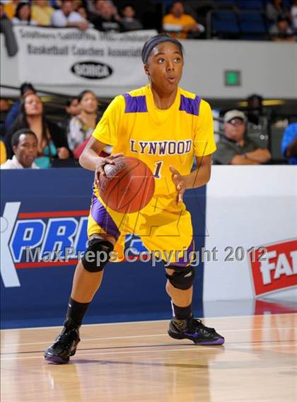 Thumbnail 3 in JW North vs. Lynwood (CIF SS D2AA Final) photogallery.