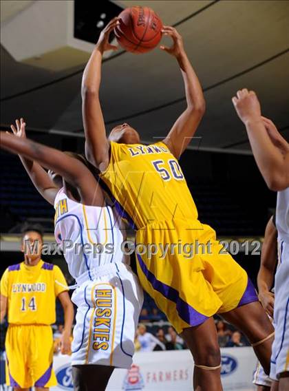 Thumbnail 1 in JW North vs. Lynwood (CIF SS D2AA Final) photogallery.