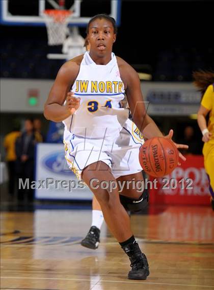 Thumbnail 1 in JW North vs. Lynwood (CIF SS D2AA Final) photogallery.