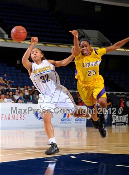 Thumbnail 1 in JW North vs. Lynwood (CIF SS D2AA Final) photogallery.