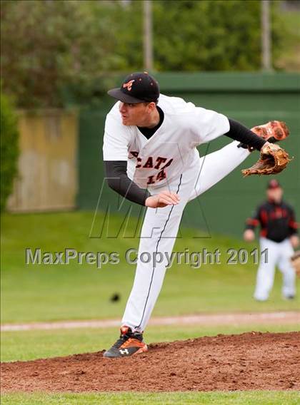 Thumbnail 1 in Del Norte vs. Arcata photogallery.