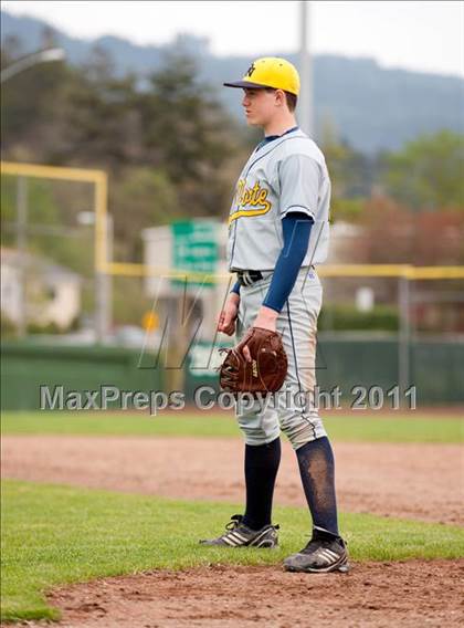 Thumbnail 3 in Del Norte vs. Arcata photogallery.