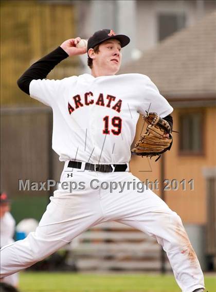 Thumbnail 1 in Del Norte vs. Arcata photogallery.