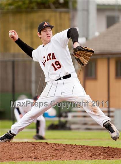 Thumbnail 3 in Del Norte vs. Arcata photogallery.