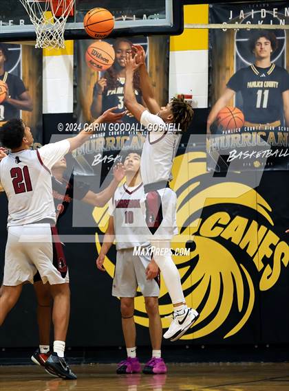 Thumbnail 1 in Living Water Christian vs. New Bern (Hurricane Holiday Classic) photogallery.