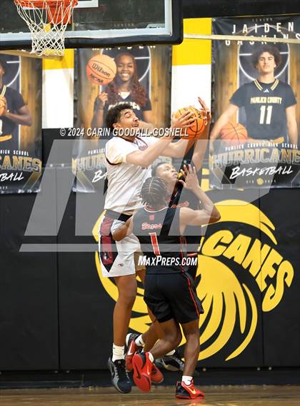 Thumbnail 3 in Living Water Christian vs. New Bern (Hurricane Holiday Classic) photogallery.