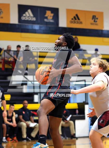 Thumbnail 1 in Living Water Christian vs. New Bern (Hurricane Holiday Classic) photogallery.