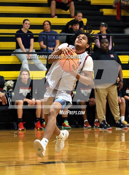 Thumbnail 3 in Living Water Christian vs. New Bern (Hurricane Holiday Classic) photogallery.