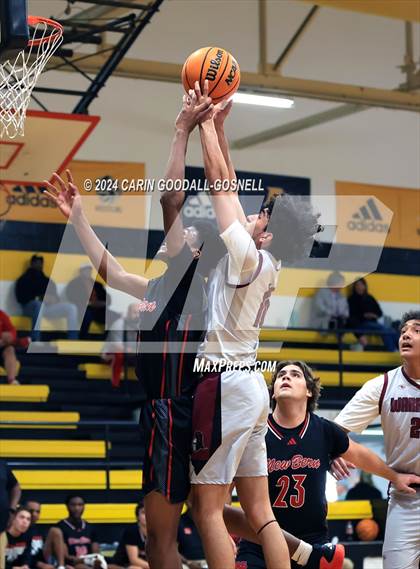 Thumbnail 3 in Living Water Christian vs. New Bern (Hurricane Holiday Classic) photogallery.