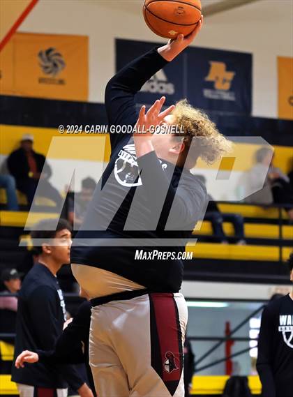 Thumbnail 2 in Living Water Christian vs. New Bern (Hurricane Holiday Classic) photogallery.