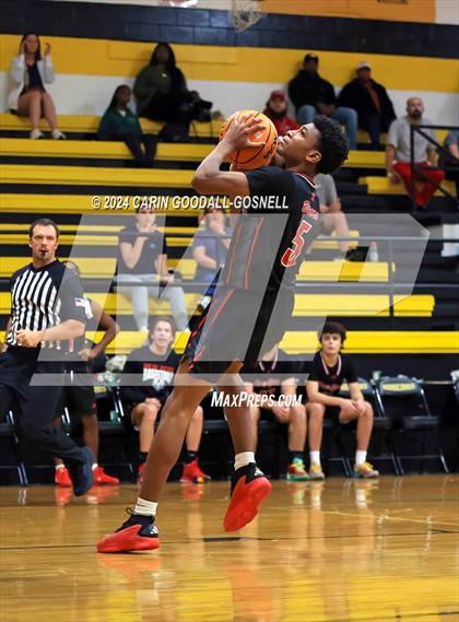 Thumbnail 2 in Living Water Christian vs. New Bern (Hurricane Holiday Classic) photogallery.
