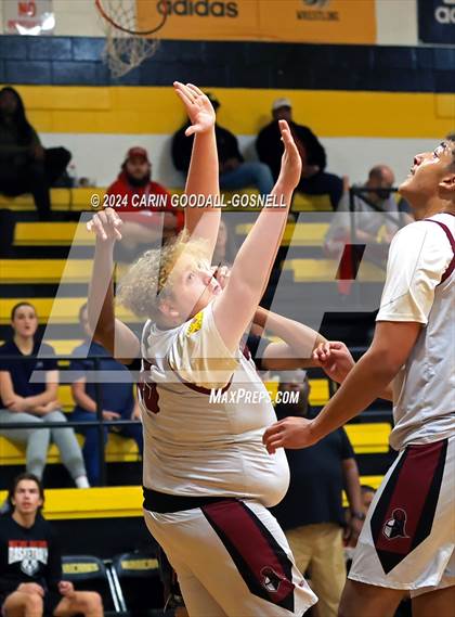 Thumbnail 1 in Living Water Christian vs. New Bern (Hurricane Holiday Classic) photogallery.