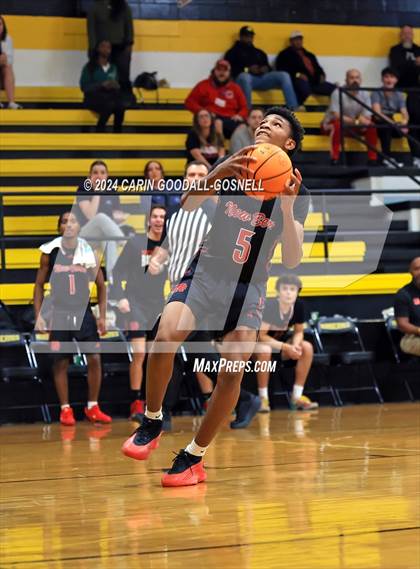 Thumbnail 1 in Living Water Christian vs. New Bern (Hurricane Holiday Classic) photogallery.