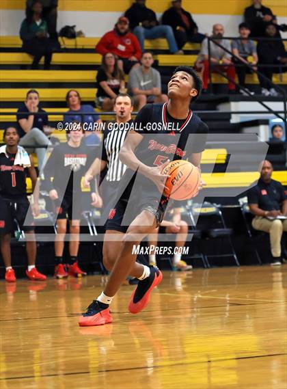 Thumbnail 3 in Living Water Christian vs. New Bern (Hurricane Holiday Classic) photogallery.