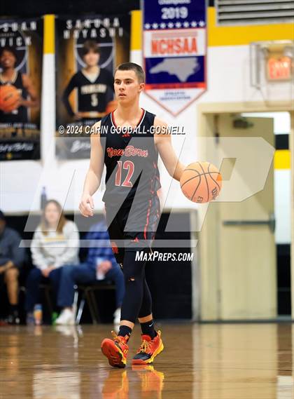 Thumbnail 3 in Living Water Christian vs. New Bern (Hurricane Holiday Classic) photogallery.