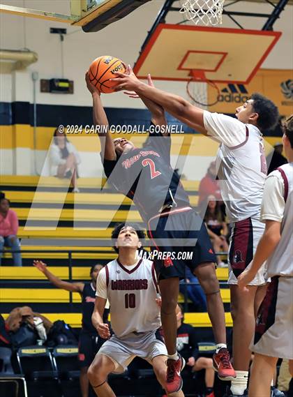 Thumbnail 3 in Living Water Christian vs. New Bern (Hurricane Holiday Classic) photogallery.