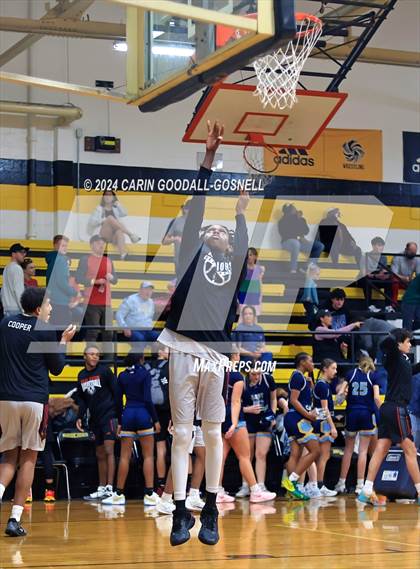 Thumbnail 1 in Living Water Christian vs. New Bern (Hurricane Holiday Classic) photogallery.