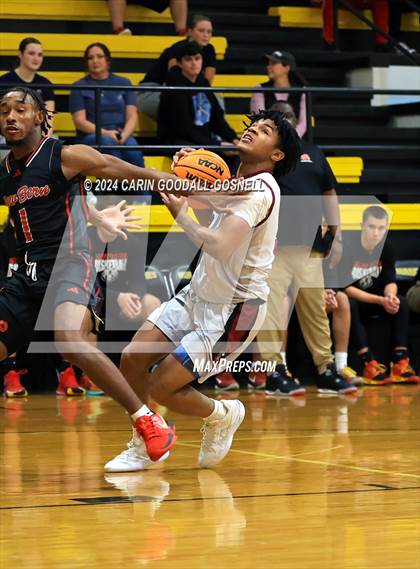 Thumbnail 2 in Living Water Christian vs. New Bern (Hurricane Holiday Classic) photogallery.