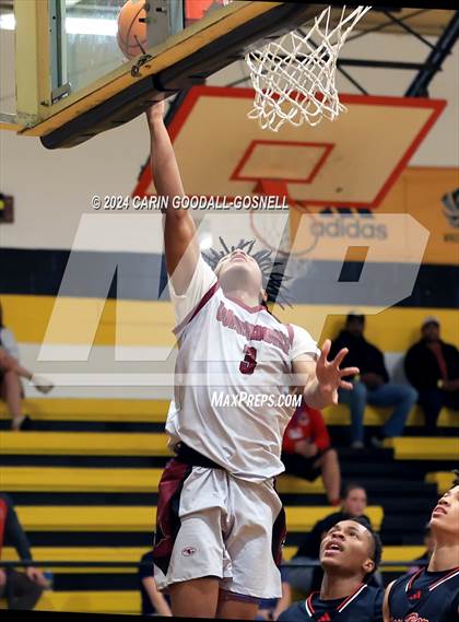 Thumbnail 1 in Living Water Christian vs. New Bern (Hurricane Holiday Classic) photogallery.