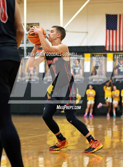 Thumbnail 1 in Living Water Christian vs. New Bern (Hurricane Holiday Classic) photogallery.