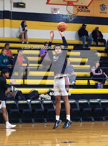 Thumbnail 3 in Living Water Christian vs. New Bern (Hurricane Holiday Classic) photogallery.