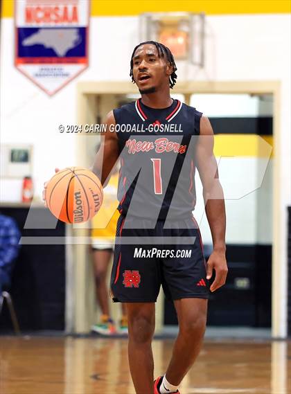 Thumbnail 3 in Living Water Christian vs. New Bern (Hurricane Holiday Classic) photogallery.