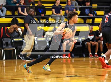 Thumbnail 2 in Living Water Christian vs. New Bern (Hurricane Holiday Classic) photogallery.