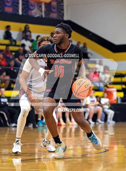 Thumbnail 1 in Living Water Christian vs. New Bern (Hurricane Holiday Classic) photogallery.