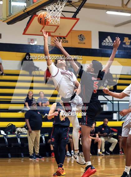Thumbnail 3 in Living Water Christian vs. New Bern (Hurricane Holiday Classic) photogallery.