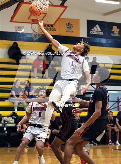 Thumbnail 1 in Living Water Christian vs. New Bern (Hurricane Holiday Classic) photogallery.