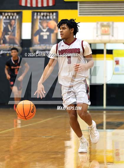 Thumbnail 1 in Living Water Christian vs. New Bern (Hurricane Holiday Classic) photogallery.