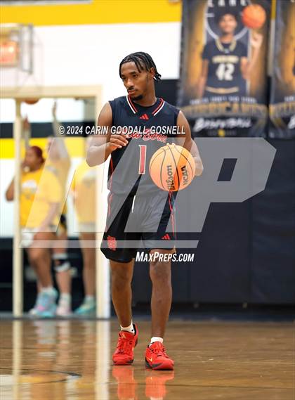 Thumbnail 1 in Living Water Christian vs. New Bern (Hurricane Holiday Classic) photogallery.
