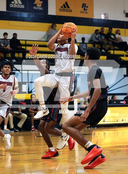 Thumbnail 3 in Living Water Christian vs. New Bern (Hurricane Holiday Classic) photogallery.